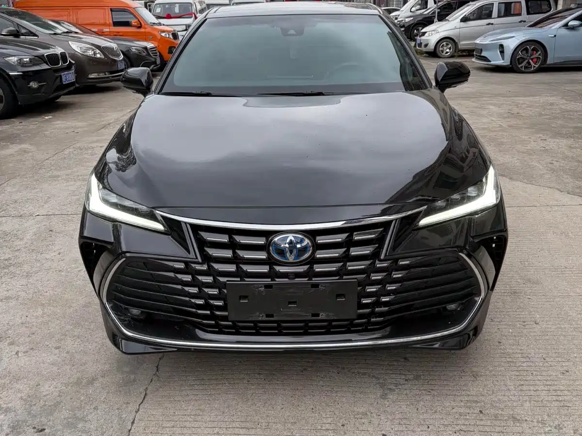 Toyota Avalon 2024 Model Hybrid 2.5L XLE Prestige Edition фото 8