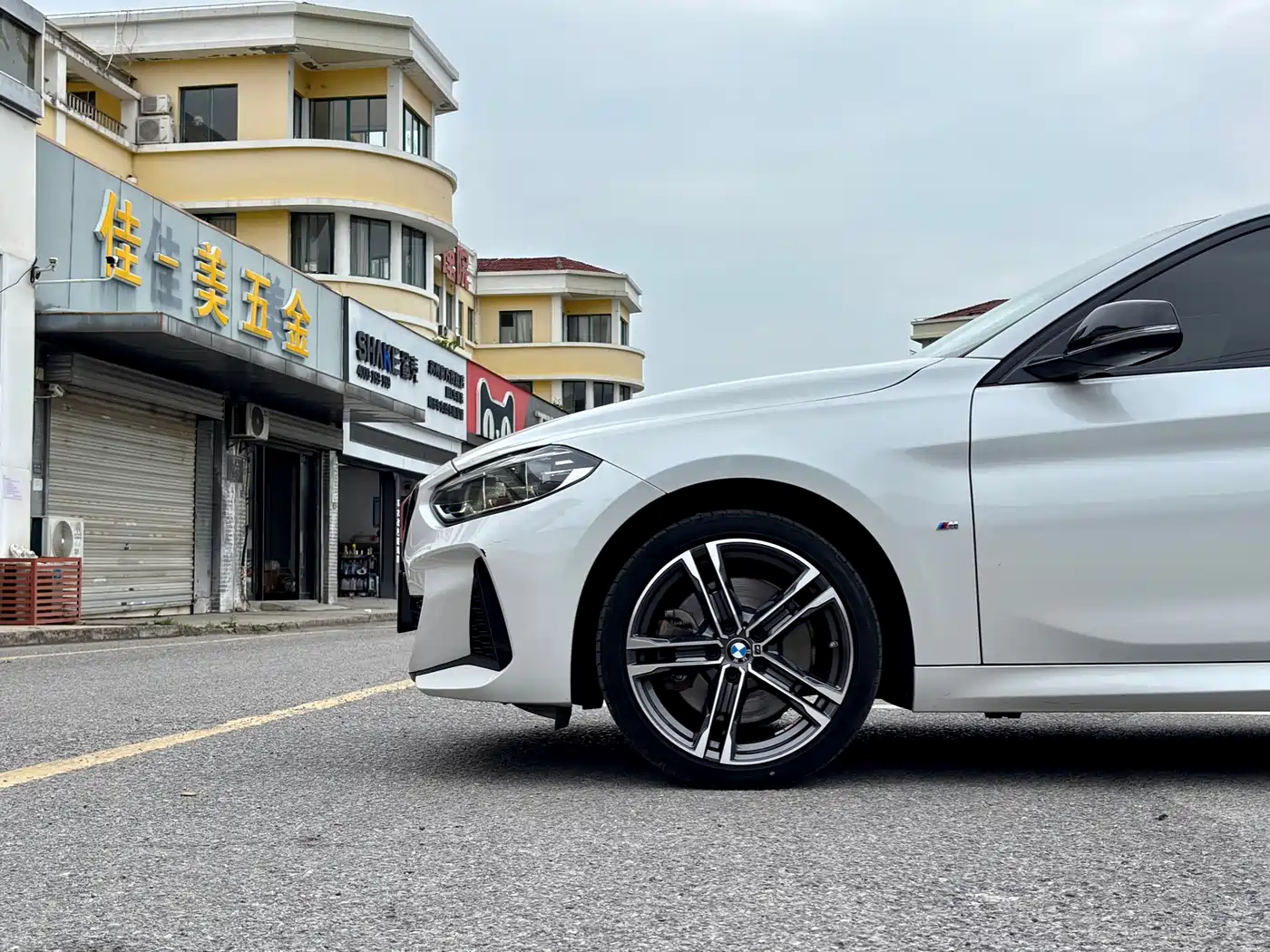 BMW 1 Series 2021 125i M Sport Black Night Edition фото 5