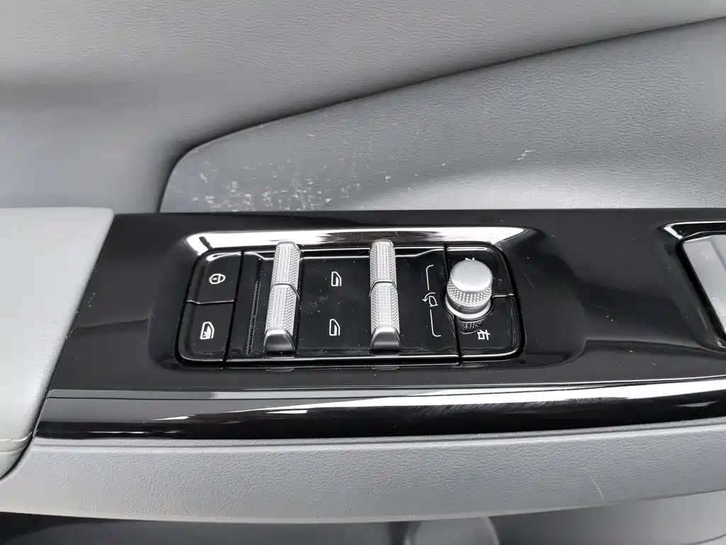 Geely Galaxy Galaxy L7 2025 2025 EM-i 115km Explorer Edition