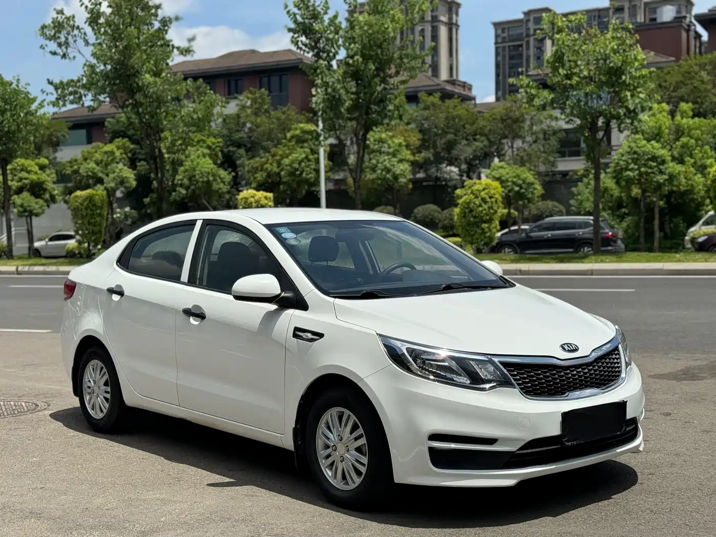 Kia K2 2017 2015 Sedan 1.4L AT GLS