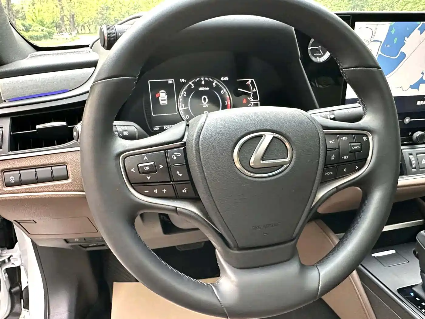Lexus ES 2025 200 Ultimate Edition фото 9