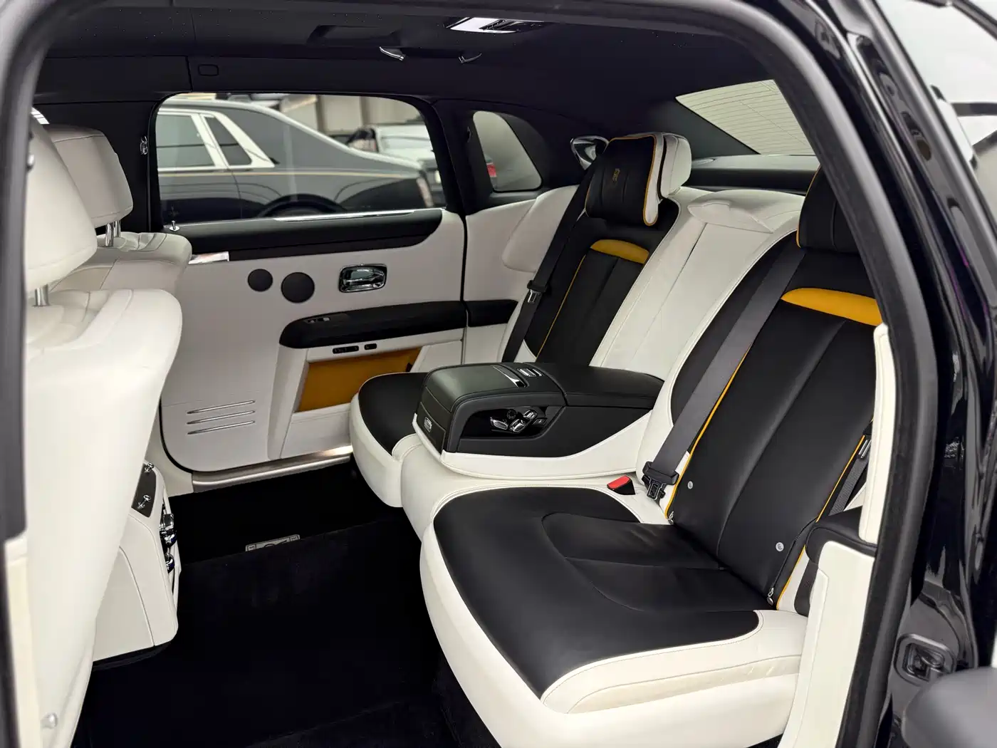 Rolls-Royce Ghost 2021 6.7T Long Wheelbase фото 11