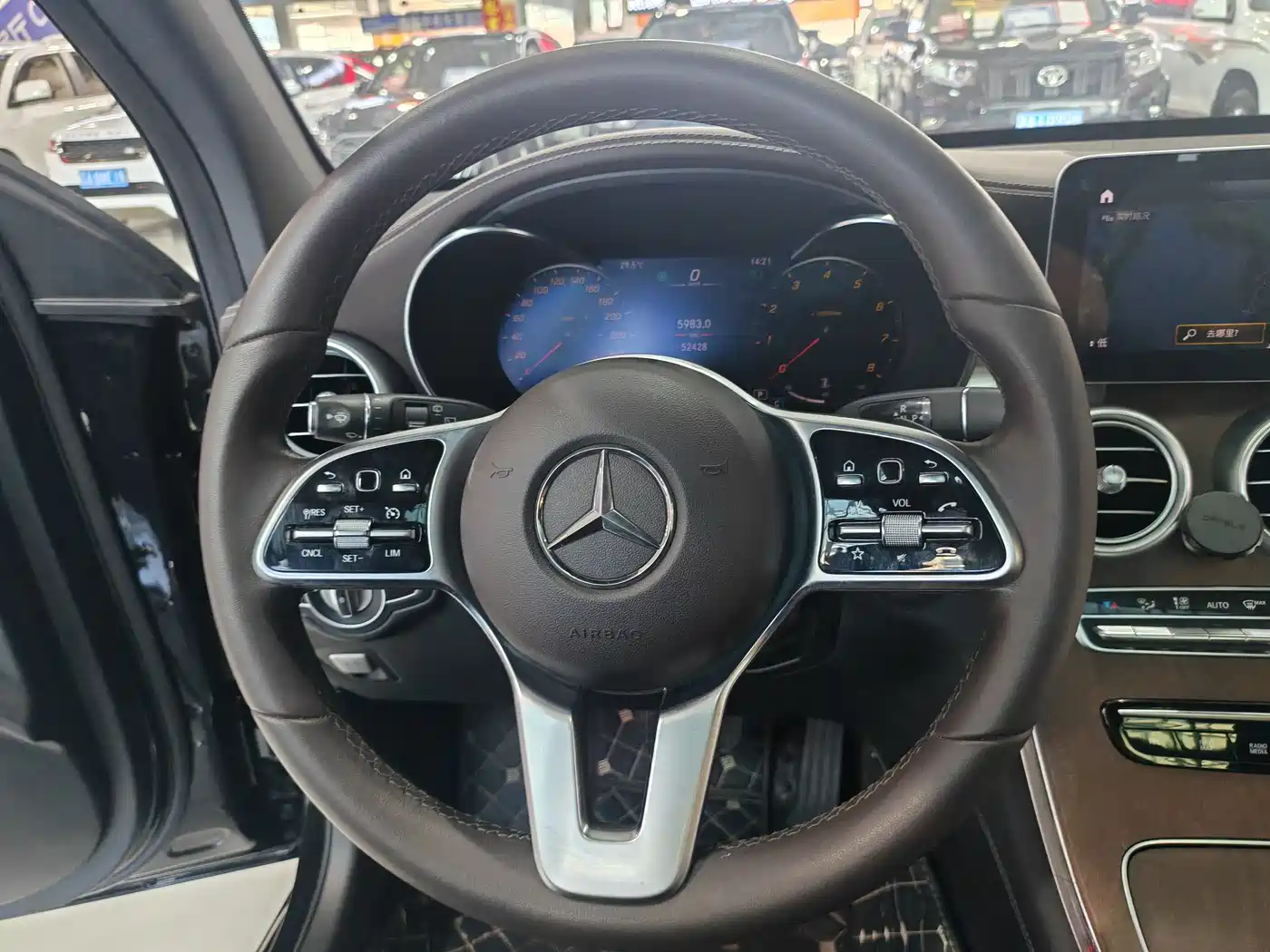 Mercedes-Benz GLC 2020 GLC 260 L 4MATIC Luxury фото 7