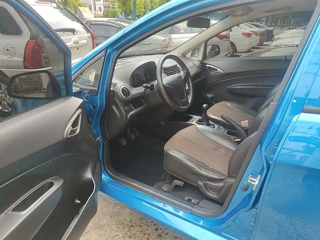 Chevrolet Sail 2013 Sedan 1.2L Manual Fashion Happiness Edition фото 16