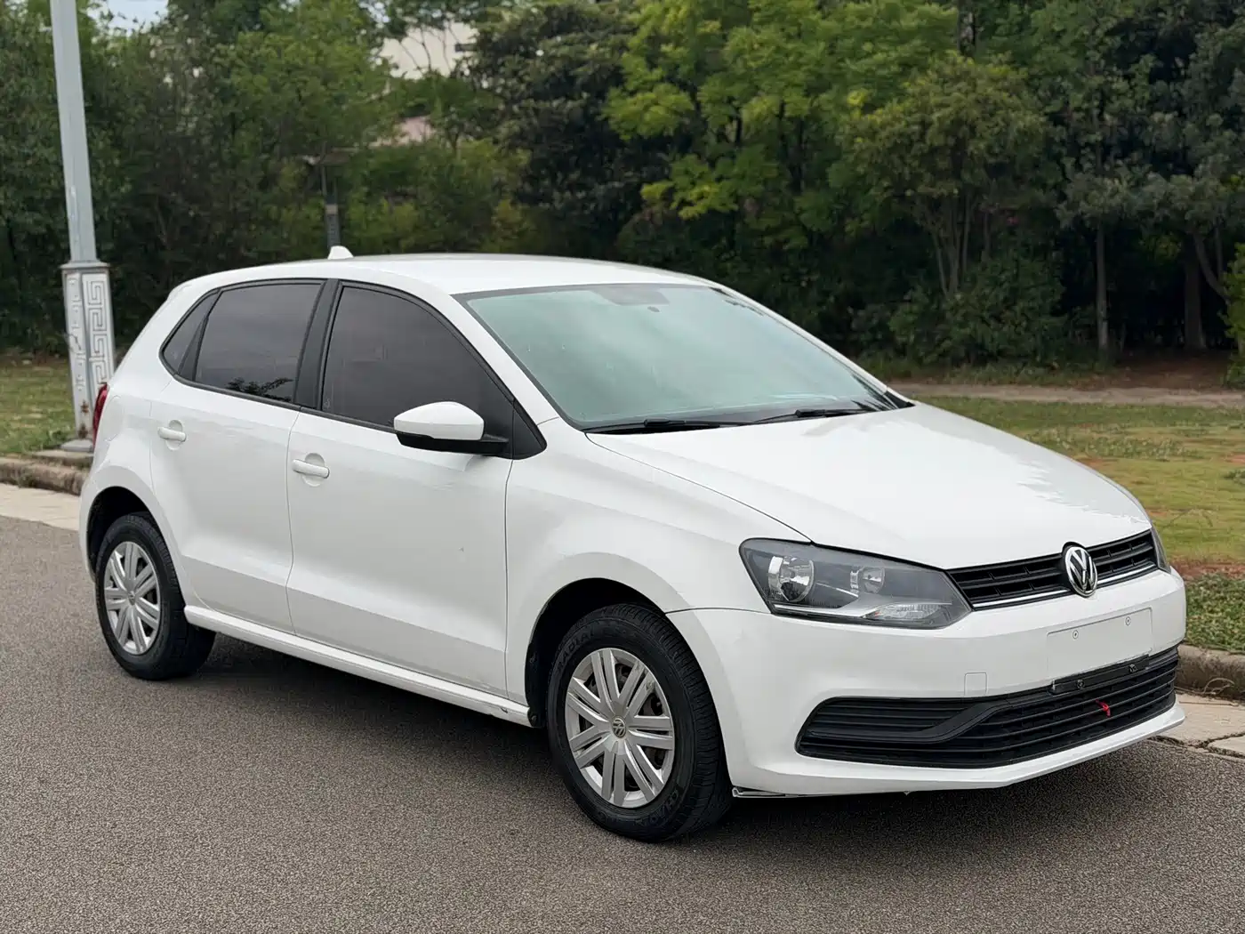 Volkswagen Polo 2016 1.4L Automatic Trend фото 3
