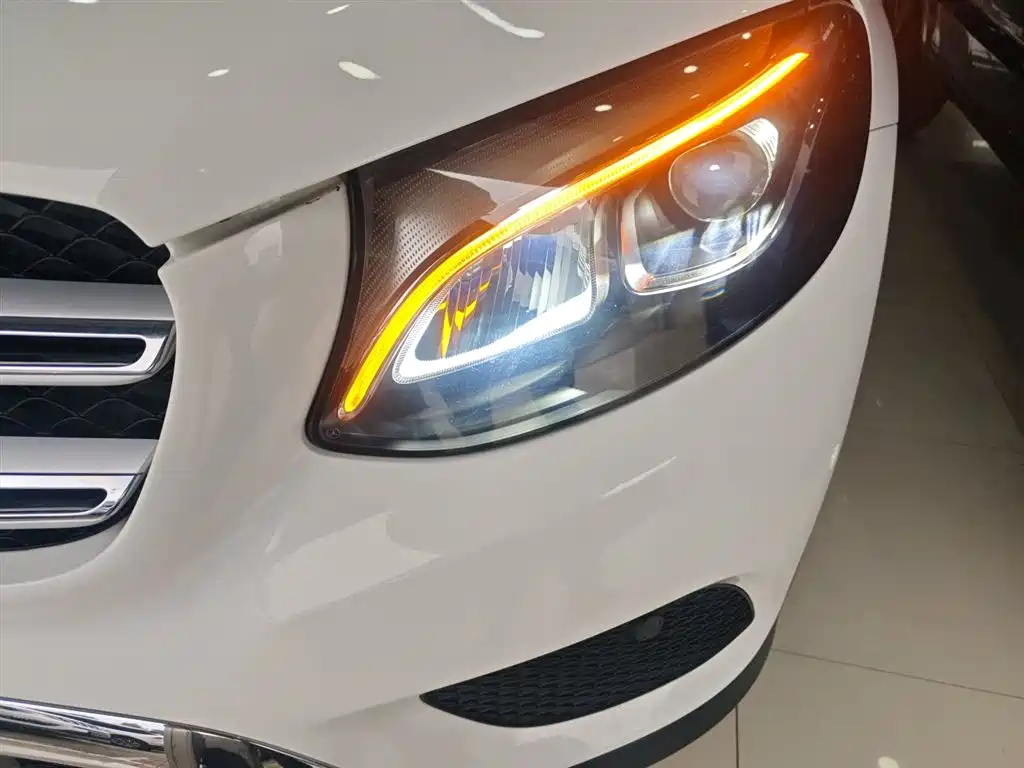 Mercedes-Benz GLC 2016 GLC 260 4MATIC Luxury фото 18