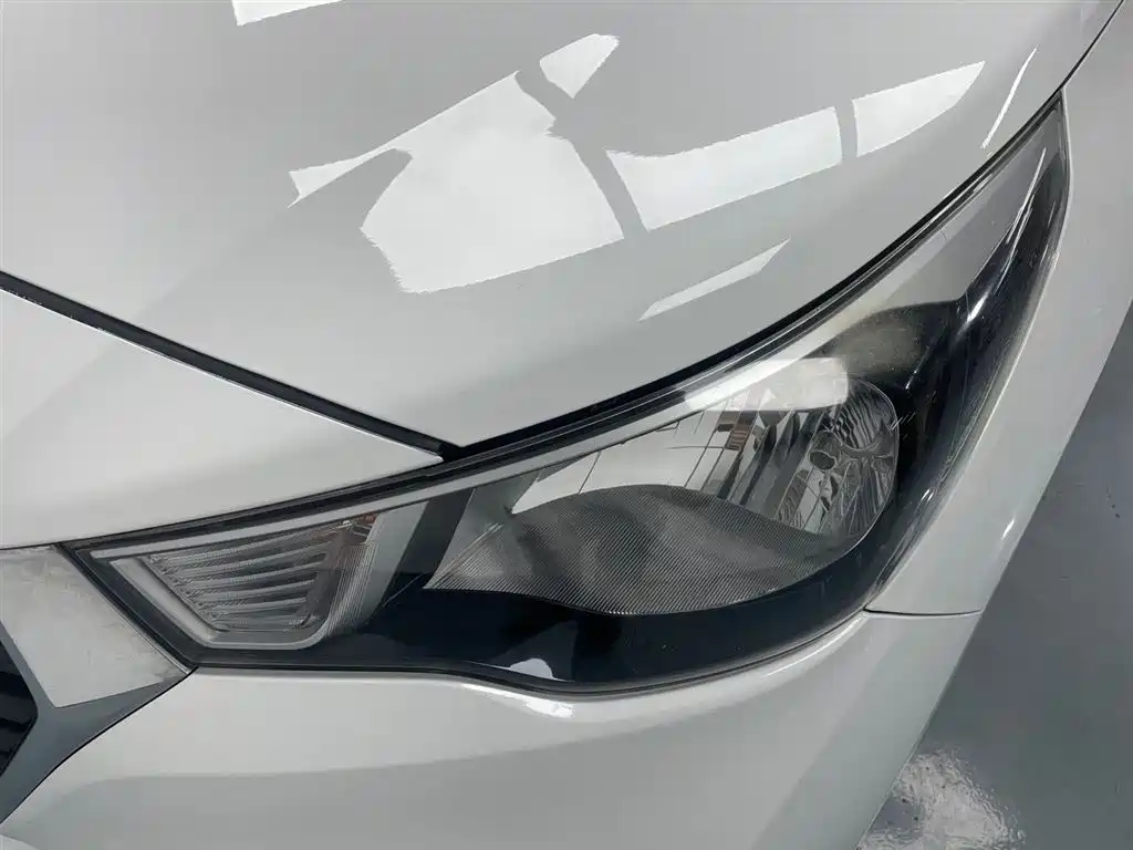 Hyundai Verna 2016 1.4L Automatic Cool Edition GLS фото 15