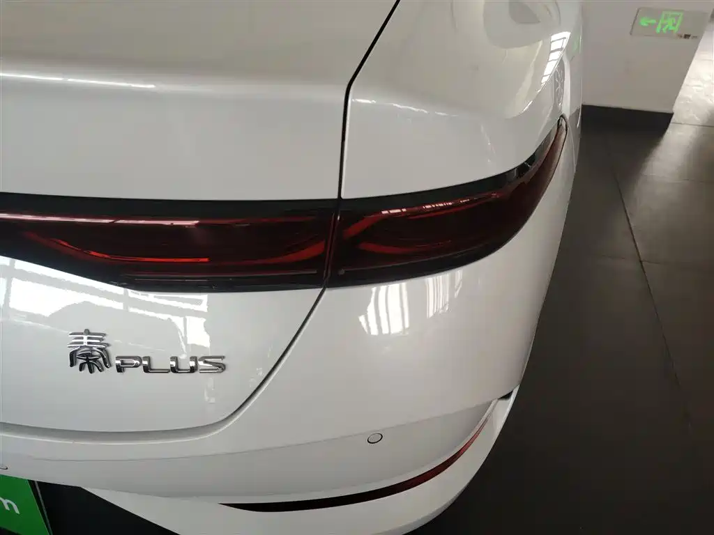 BYD Qin PLUS 2025 DM-i Smart Drive 55KM Leader фото 8