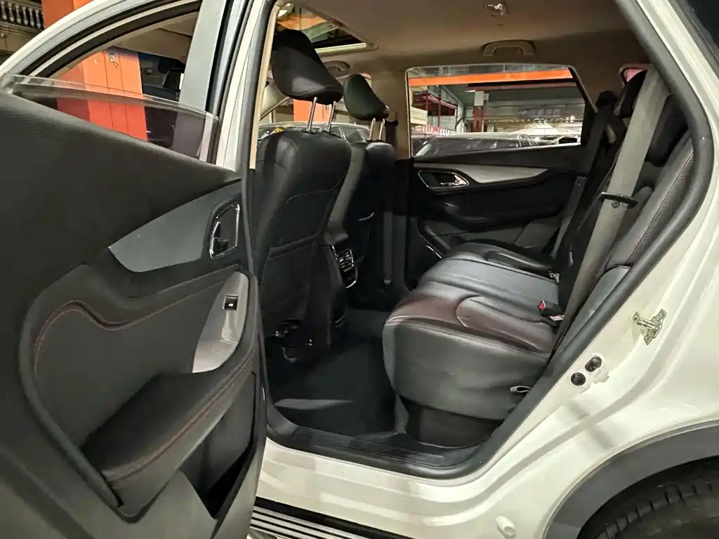Baojun 560 2017 2016 1.8L Manual Luxury