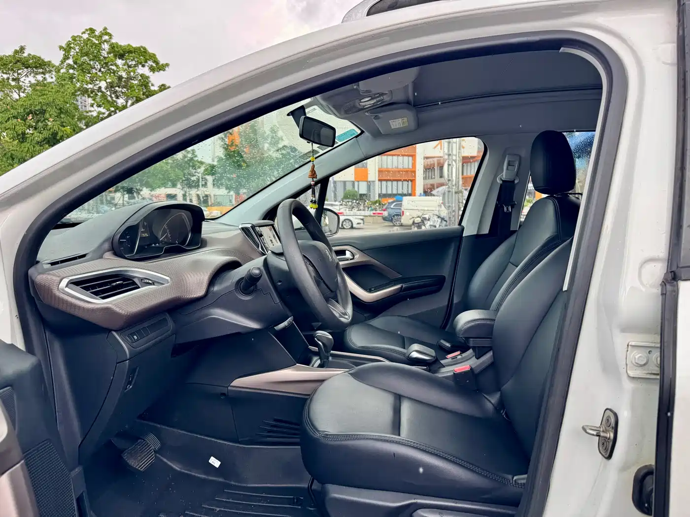 Peugeot 2008 2014 2014 1.6L Automatic Fashion Edition