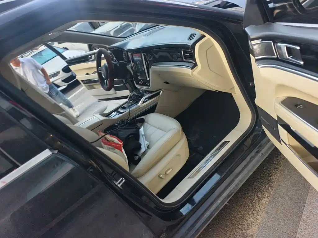 Фото 21 - Zotye T700