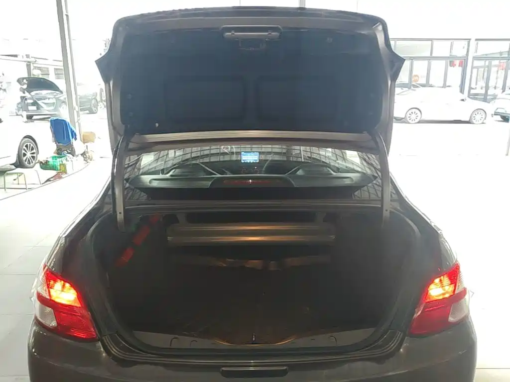 Peugeot 301 2014 2014 1.6L Manual Comfort Edition
