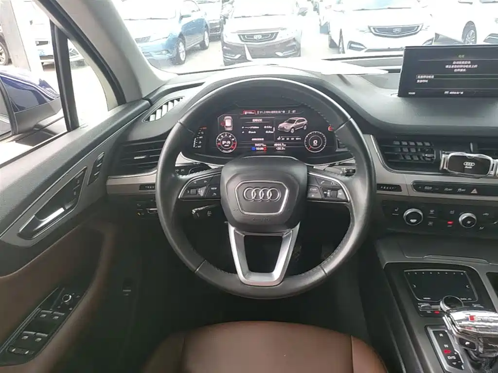 Audi Q7 2019 45 TFSI Comfort фото 11