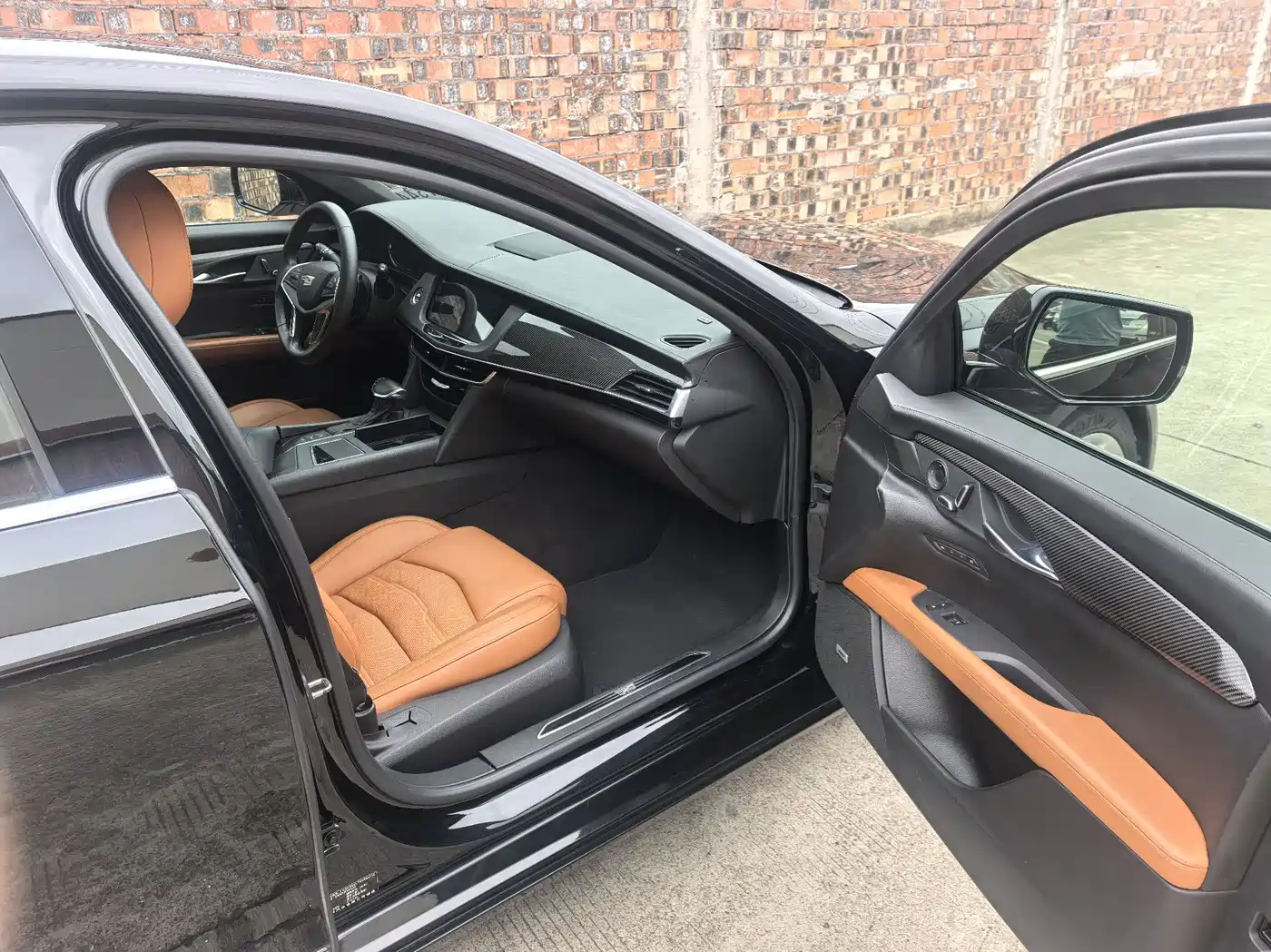 Cadillac CT6 2016 28T Leading фото 10