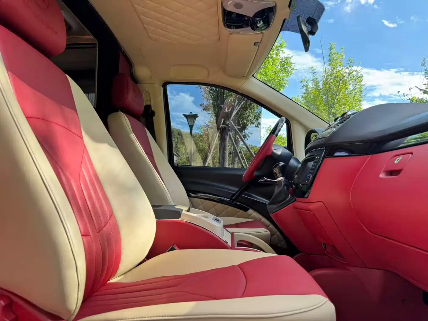 Mercedes-Benz Vito 2013 Model 3.0L Elite Edition фото 23