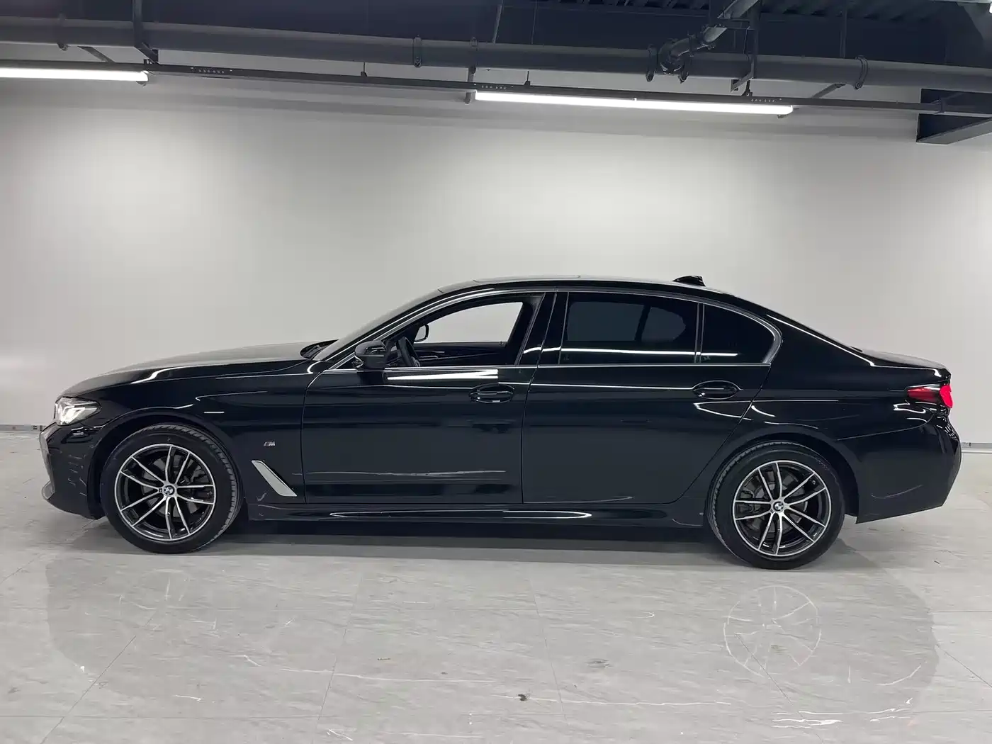 BMW 5 Series 2022 Facelift 525Li M Sport Package фото 3