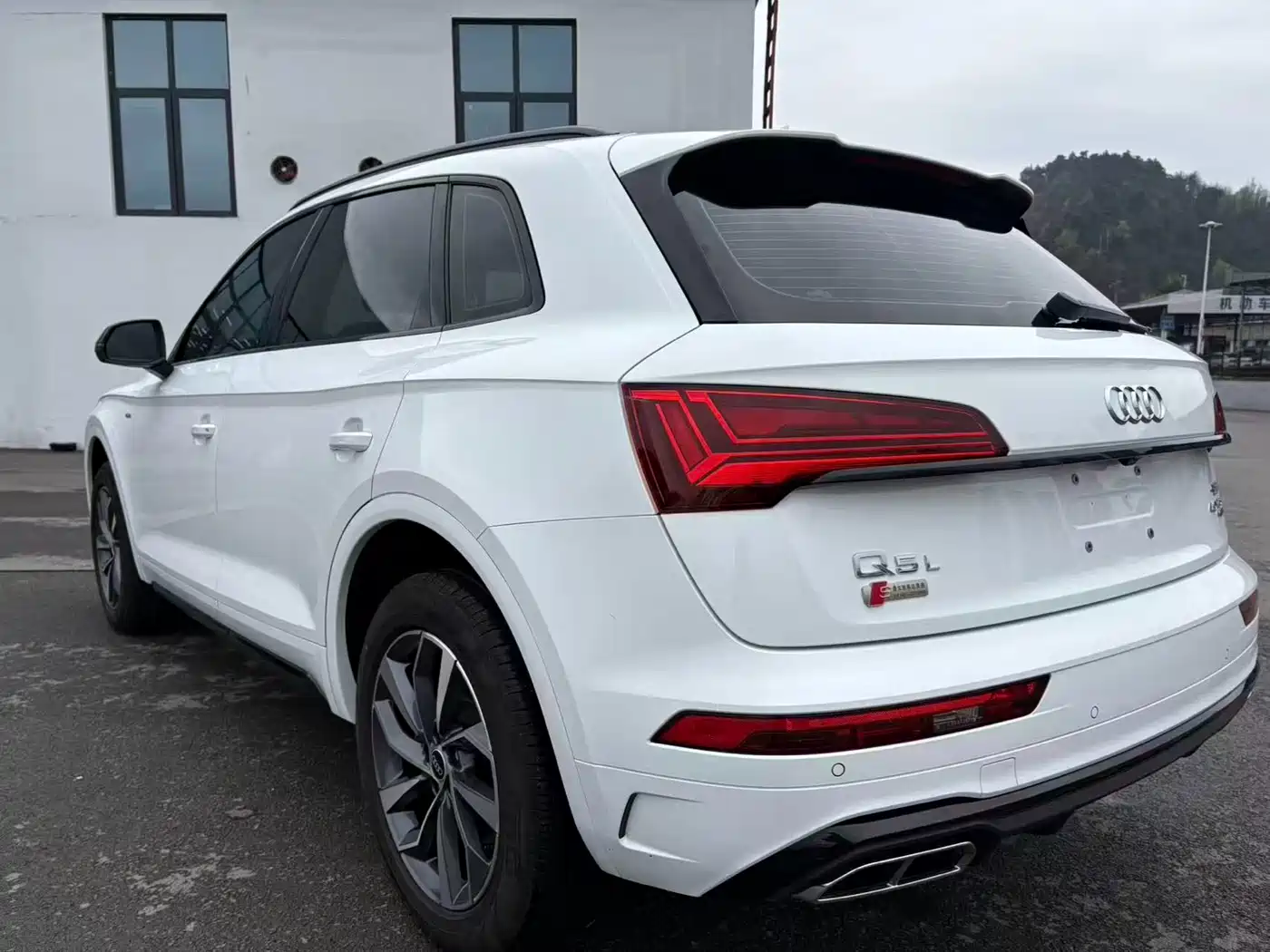 Audi Q5L 2023 45T Luxury Dynamic фото 7