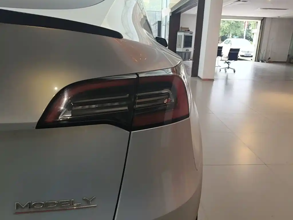 Tesla Model Y 2021 2021 Standard Range Rear-Wheel Drive