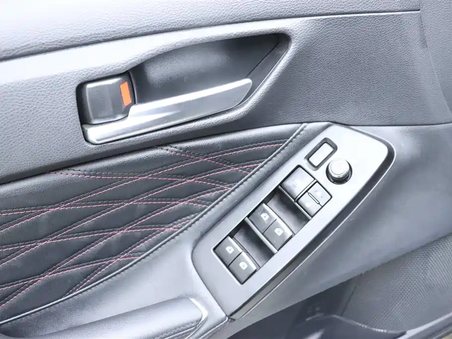 Toyota Avalon 2021 2.5L Touring Noble SPORT Edition фото 9