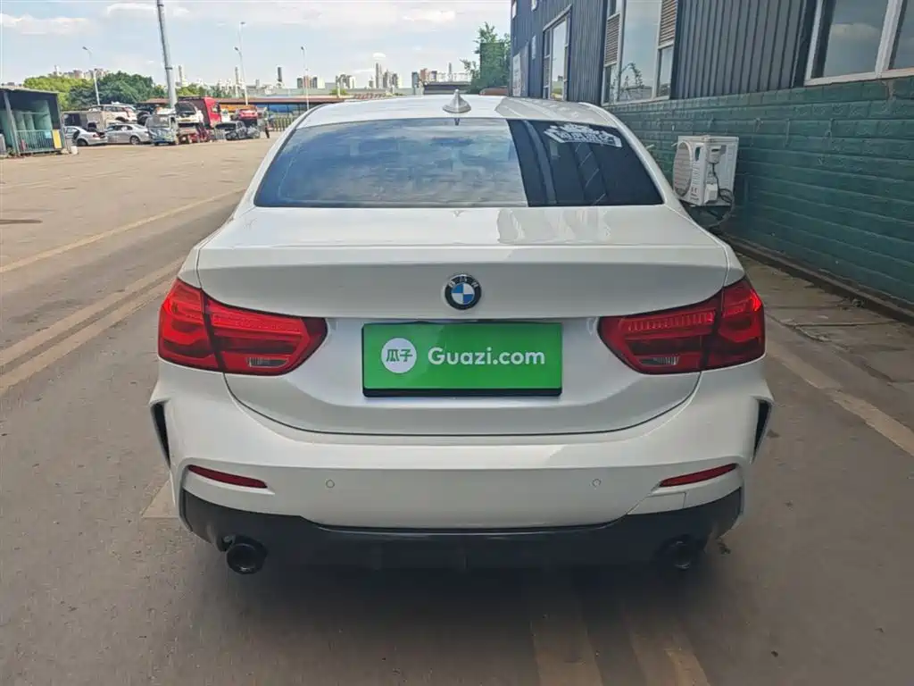 BMW 1-SERIES