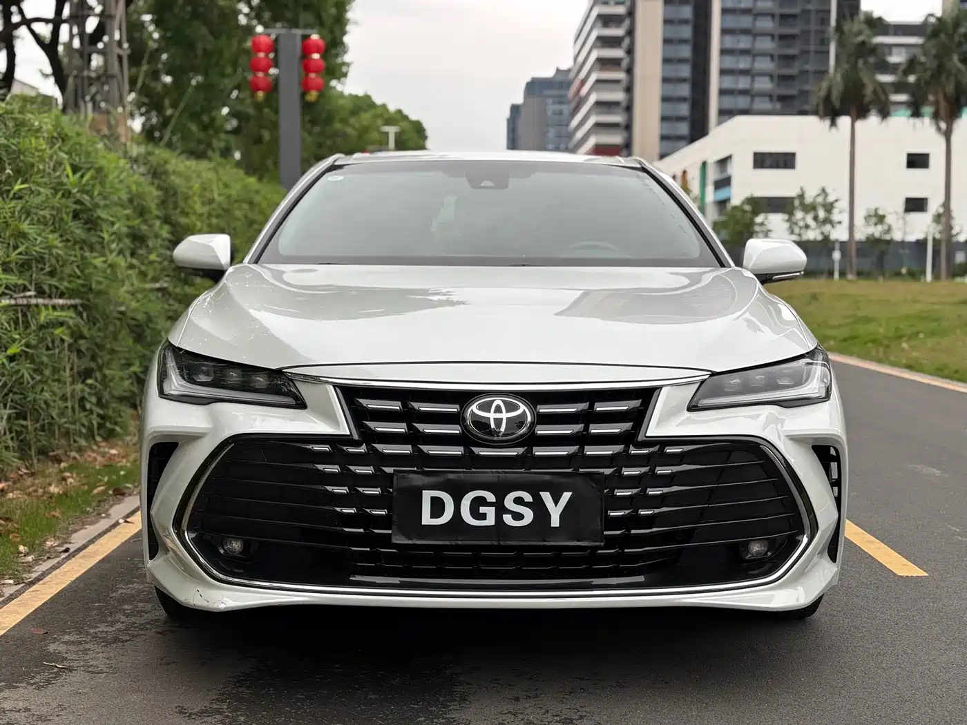 Toyota Avalon 2023 2.0L Luxury Edition фото 2
