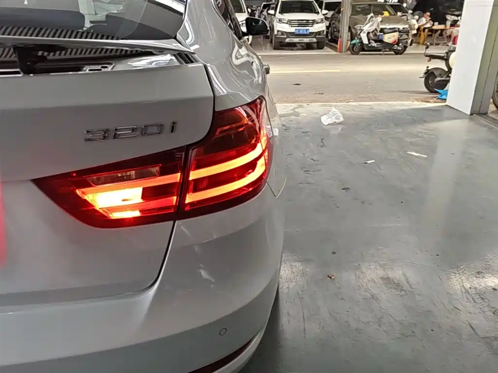BMW 3 Series GT 2014 320i Design Package фото 8