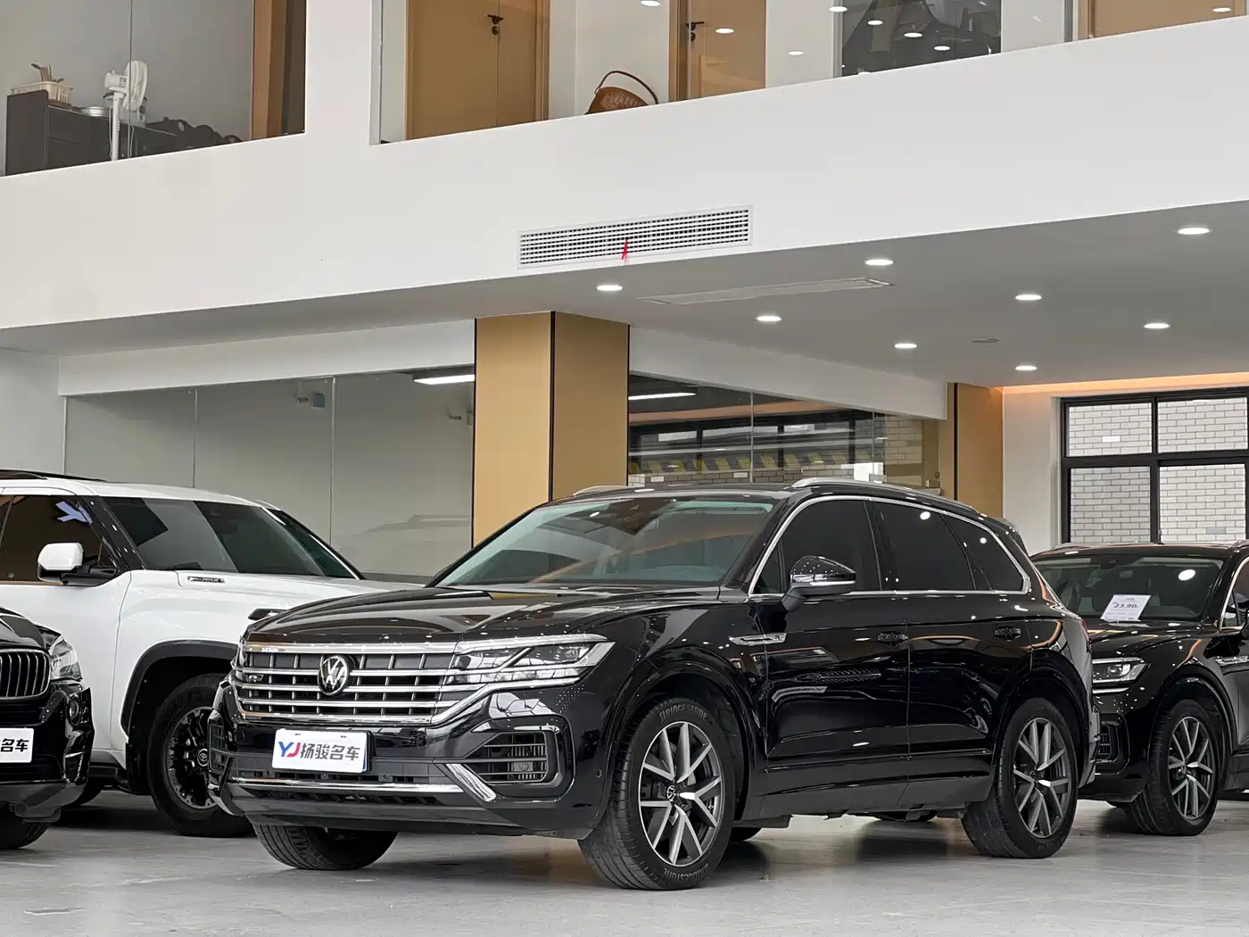Volkswagen Touareg 2021 3.0TSI R-Line Classic Sport Package