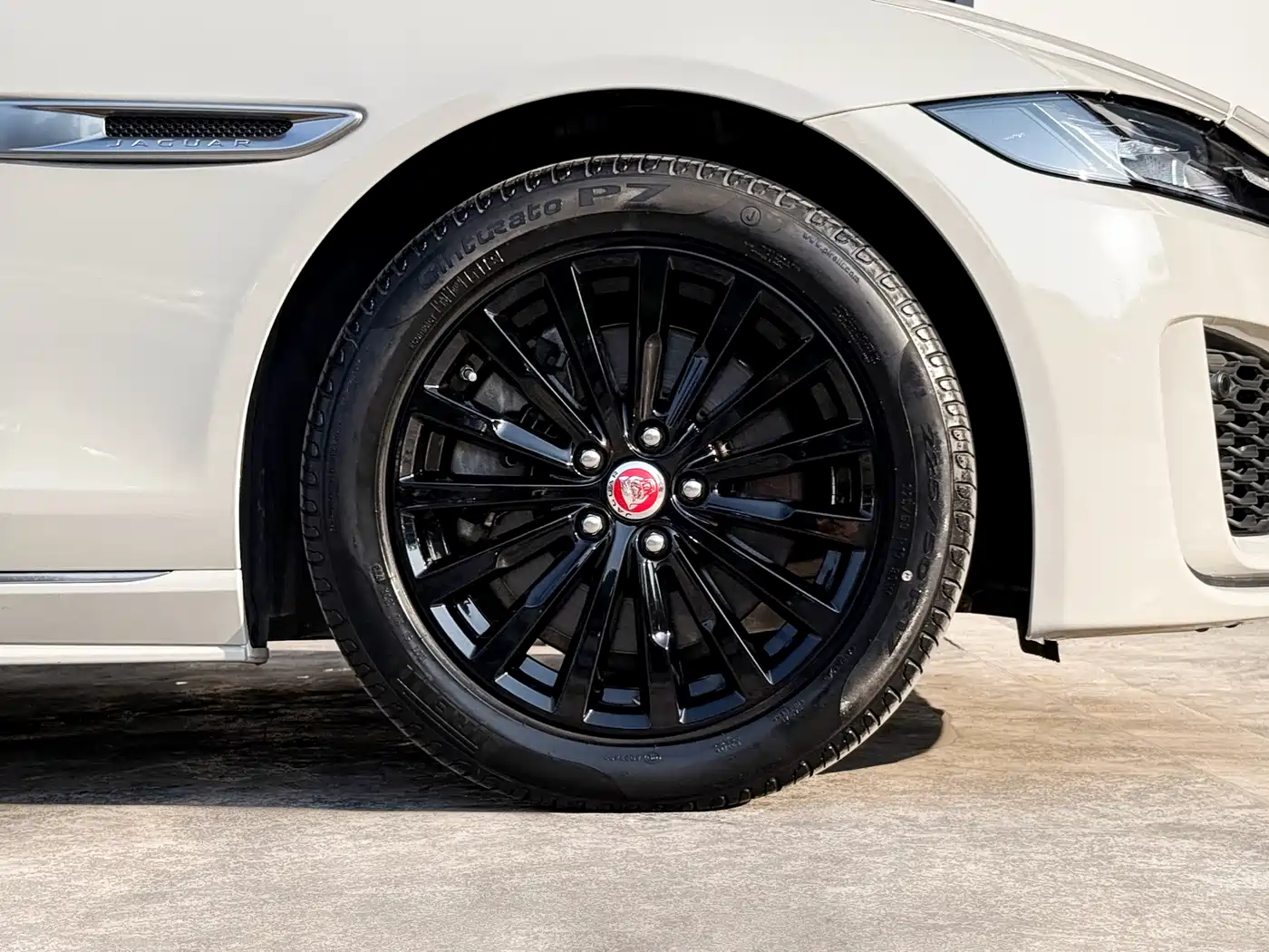 Jaguar XEL 2020 2.0T 200PS R-DYNAMIC Youth Sport Edition фото 6
