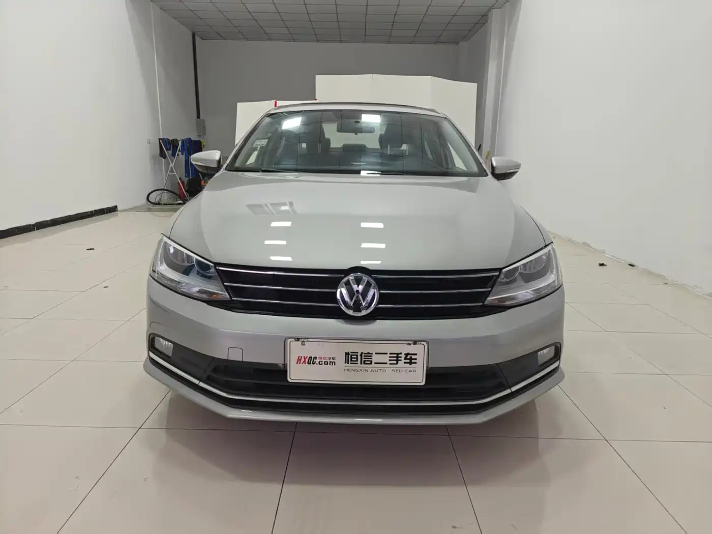 Volkswagen Sagitar 2015 1.6L Automatic Comfort фото 2