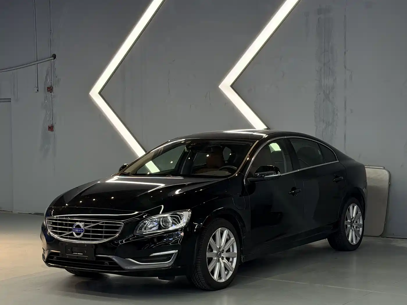 VOLVO S60 PLUG IN HYBRID