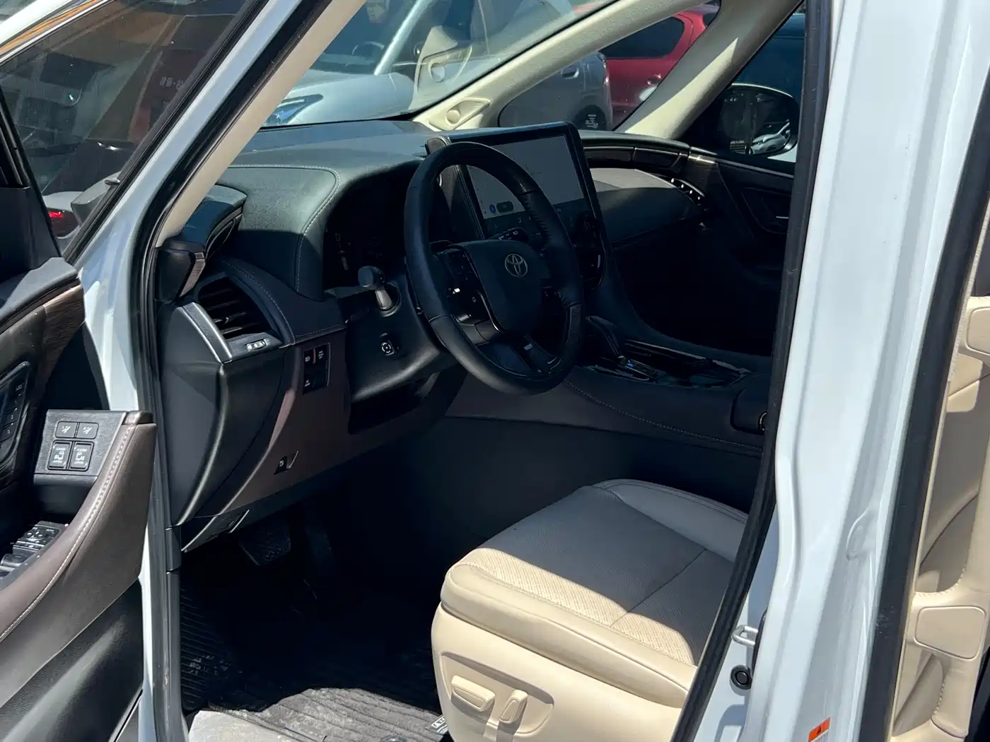 Toyota Alphard 2024 Hybrid 2.5L Ultimate Enjoyment Edition фото 4