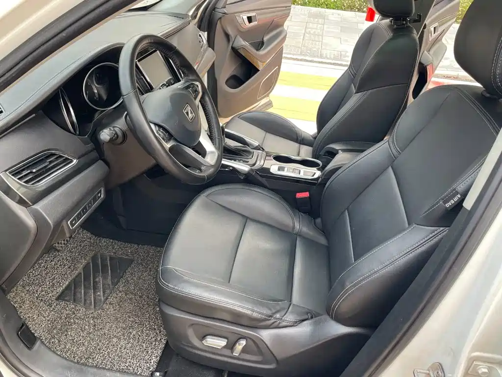 Zotye SR7 2017 2016 1.5T CVT Magic Cube Dream Edition (China V)