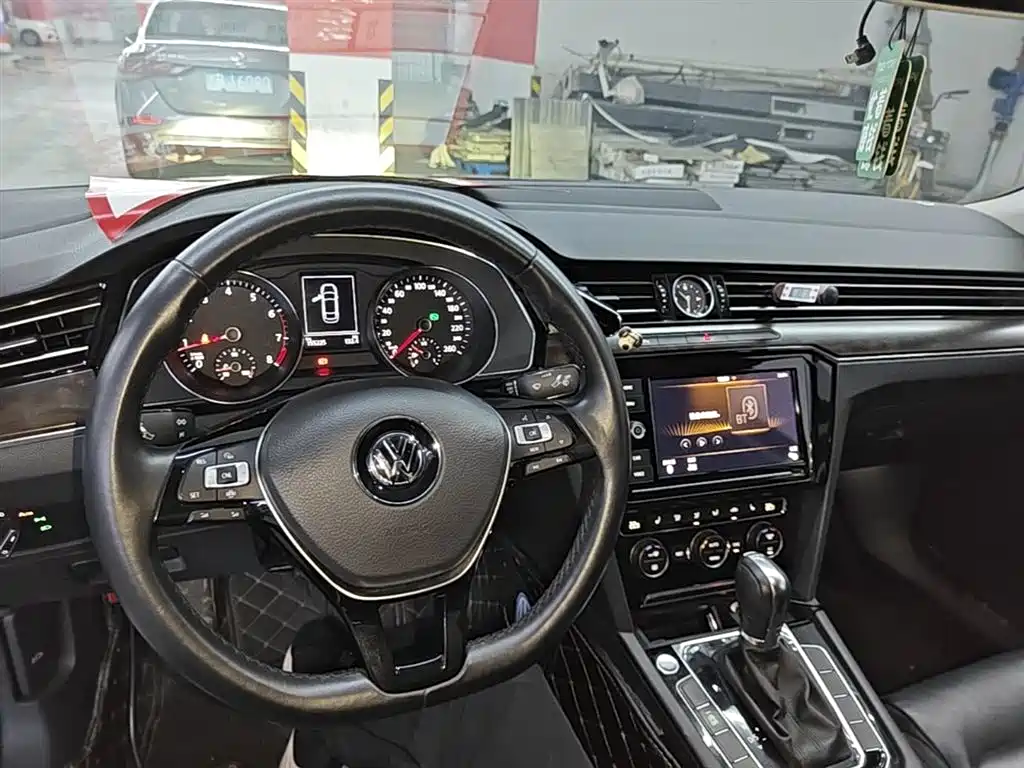 Volkswagen Magotan 2019 330TSI DSG Luxury Class China VI фото 10