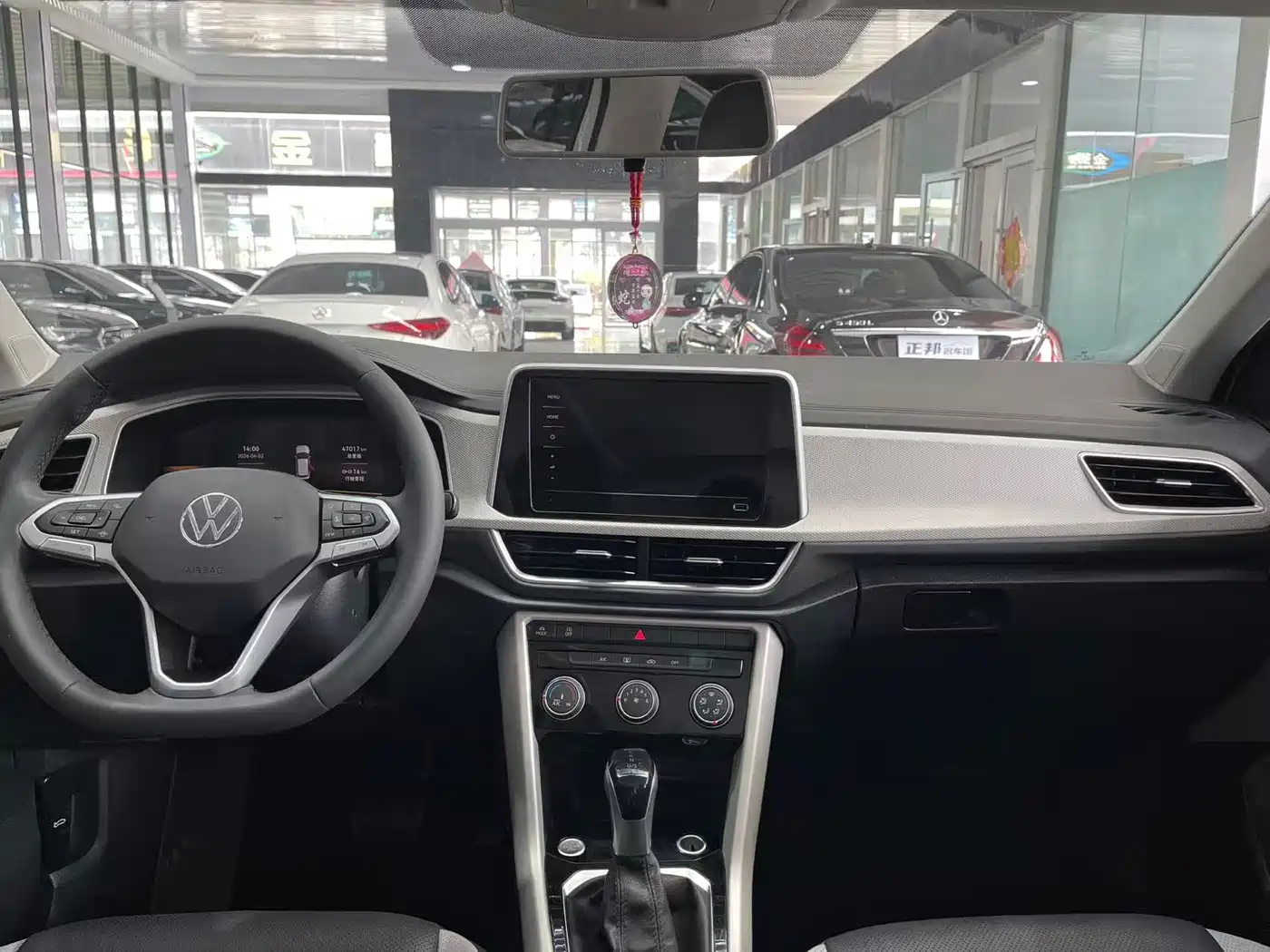 Volkswagen T-ROC 2023 280TSI DSG 2WD Time Edition фото 8
