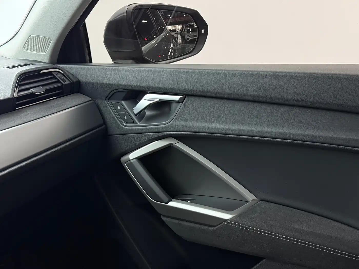 Audi Q3 2023 35 TFSI Fashion Dynamic (1.4T) фото 11