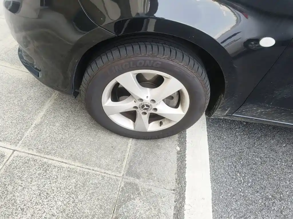 صورة 23 - Mercedes-Benz Vito