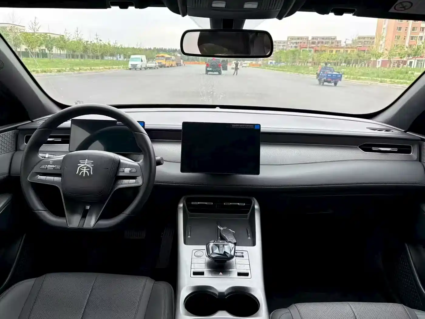 BYD Qin PLUS 2025 DM-i Smart Drive 55KM Leader фото 5