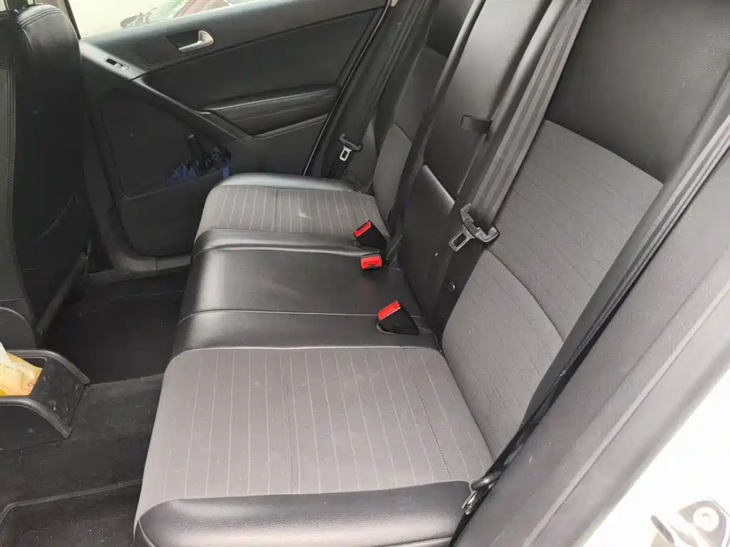 Volkswagen Tiguan 2015 1.8TSI Automatic 2WD Trendline фото 18