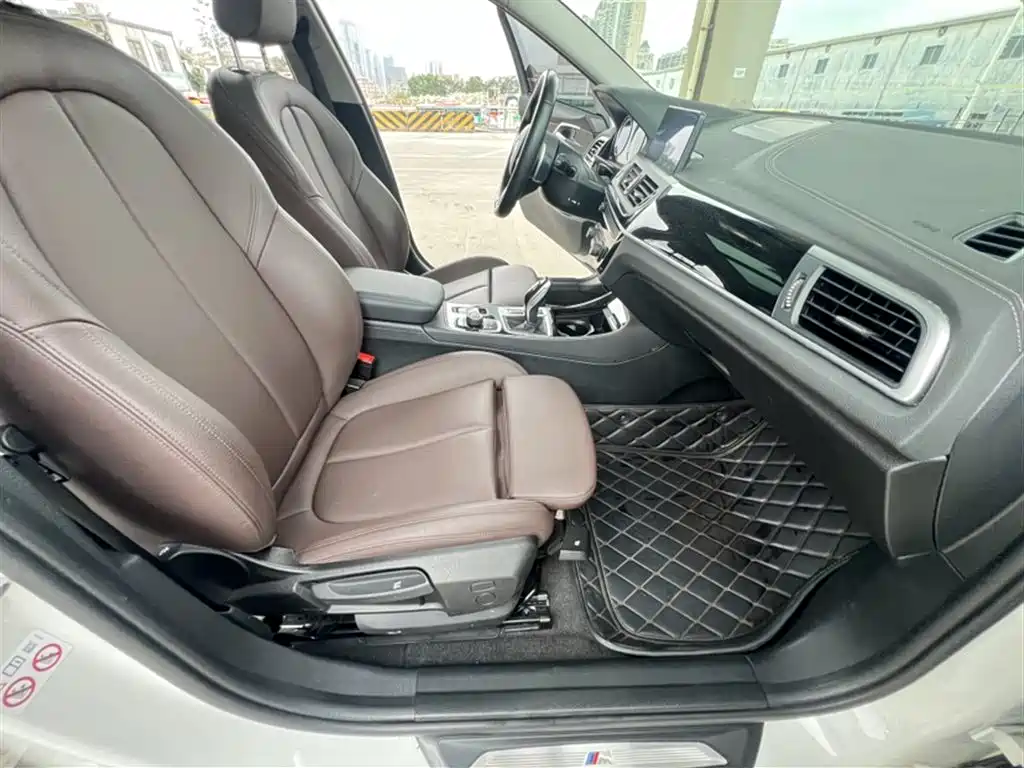 BMW 1 Series 2020 Model 125i Leading M Sport Package фото 12