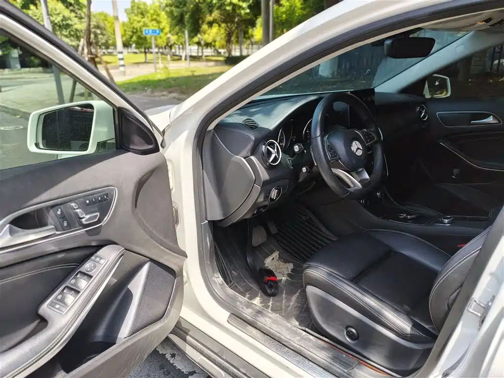 Mercedes-Benz GLA 2019 GLA 200 Fashion фото 16