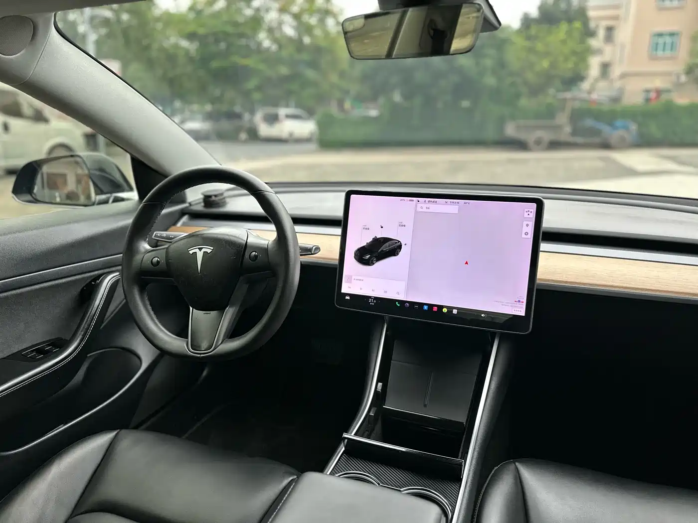TESLA MODEL 3