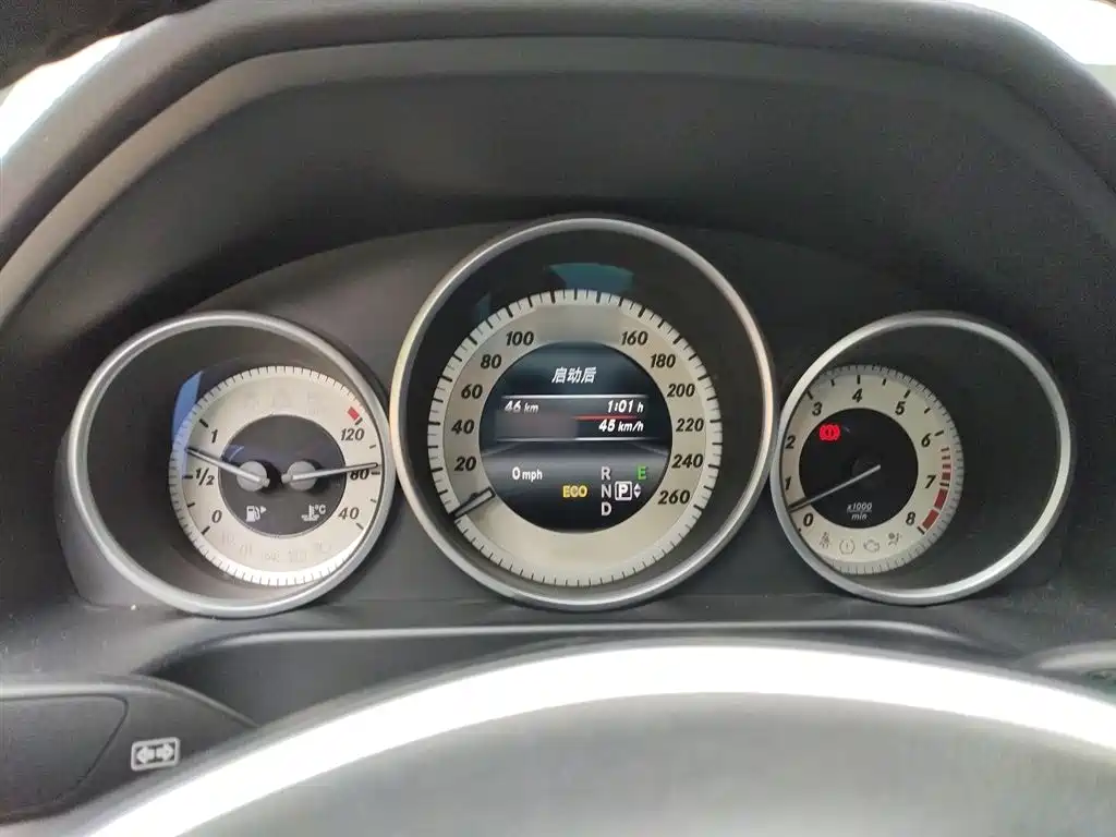 Mercedes-Benz E-Class 2015 E 400 L Sport Luxury 4MATIC фото 4