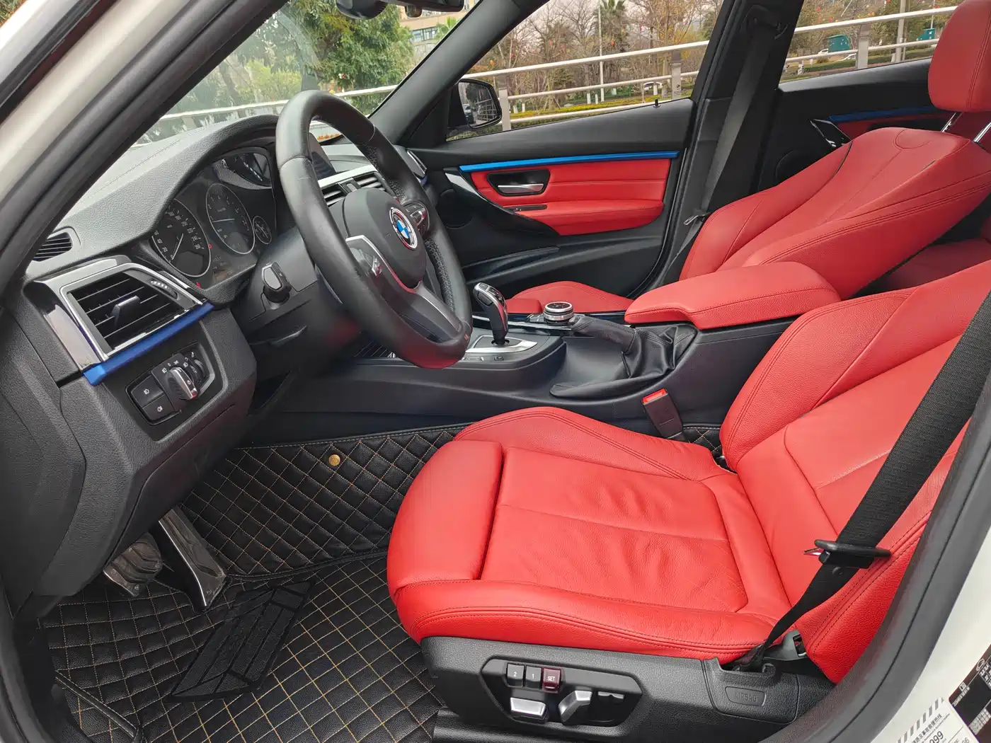 BMW 3 Series 2019 320i M Sport Package фото 4