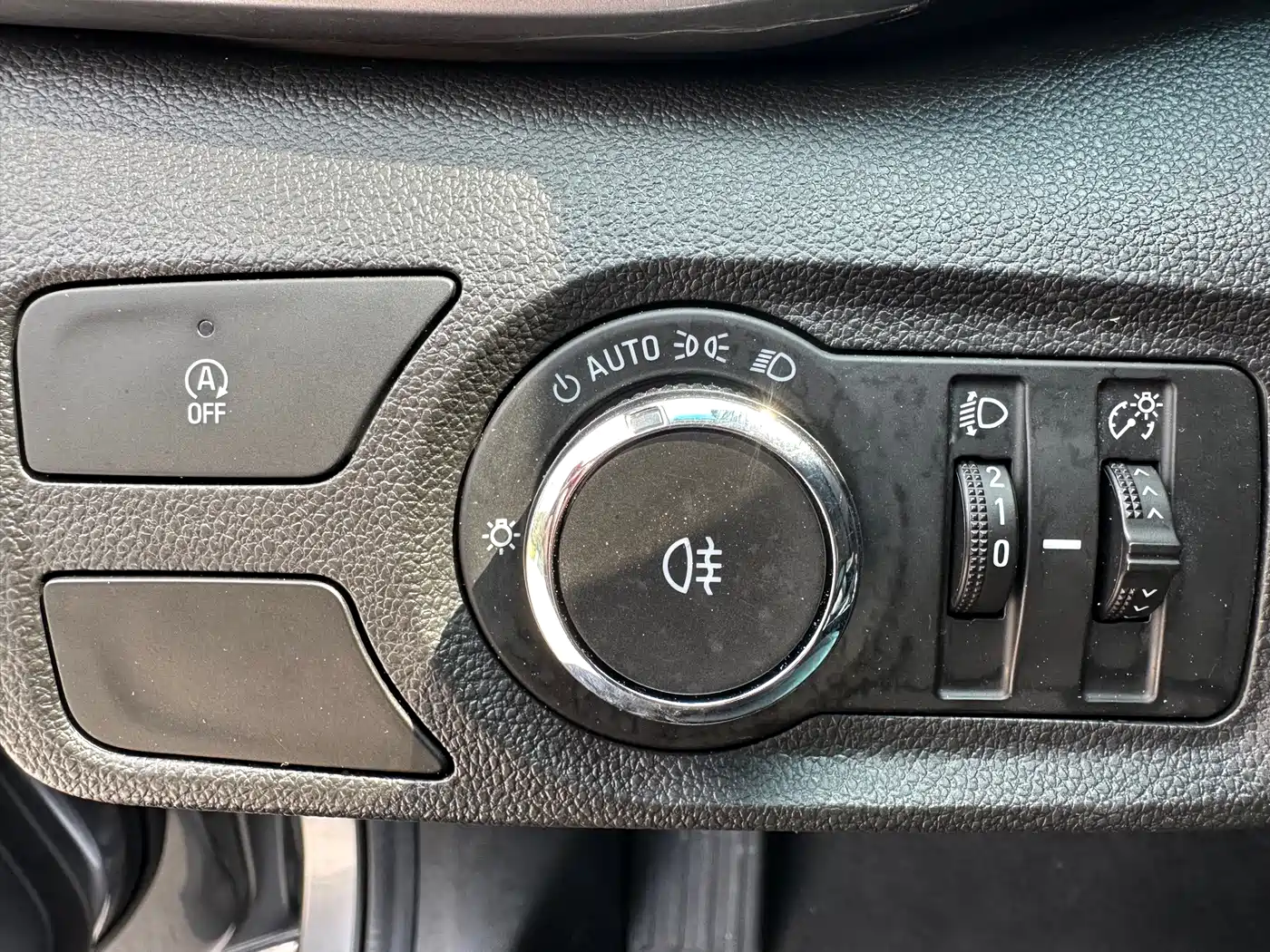 Chevrolet Volando 2023 2020 Mild Hybrid 530T Automatic Sport Edition (5+2 seater)