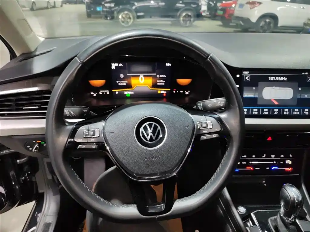 Volkswagen Lavida 2022 280TSI DSG Luxury Edition фото 7