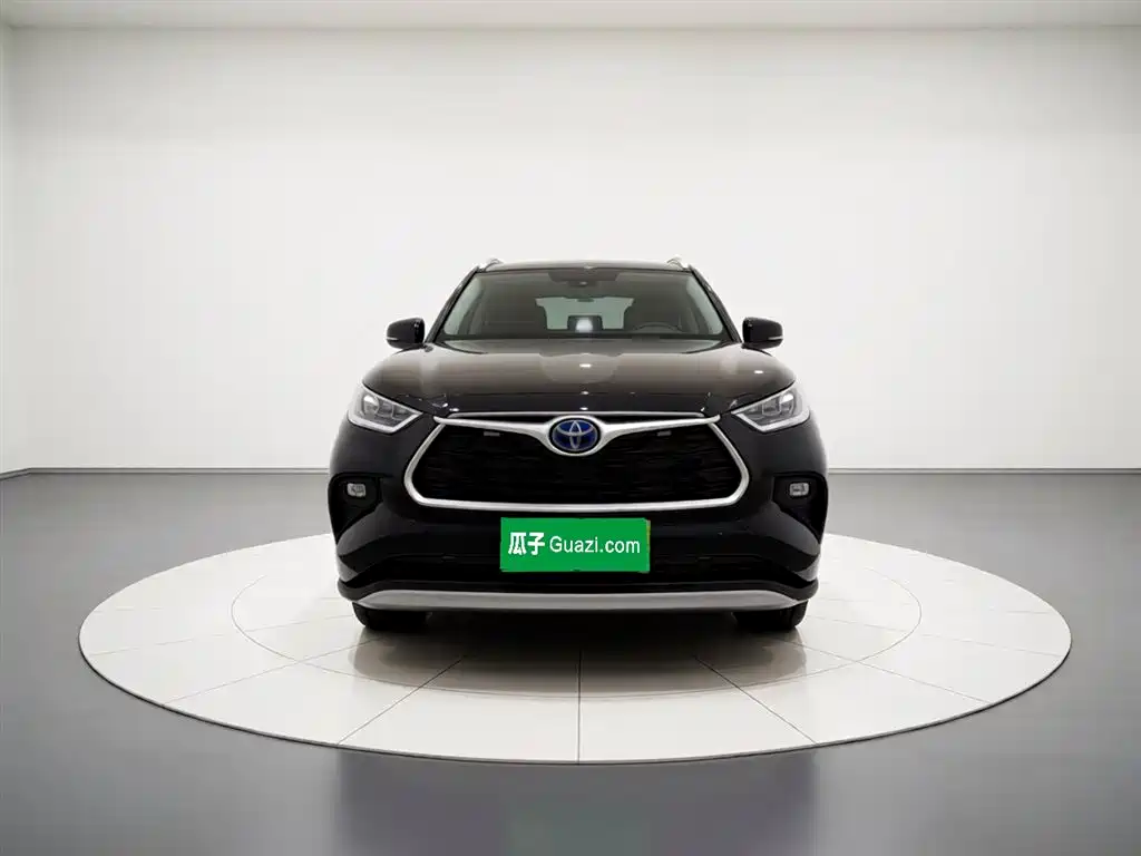 Toyota Highlander 2023 2.5L Smart Hybrid Dual Engine AWD Premium 7-Seater фото 3