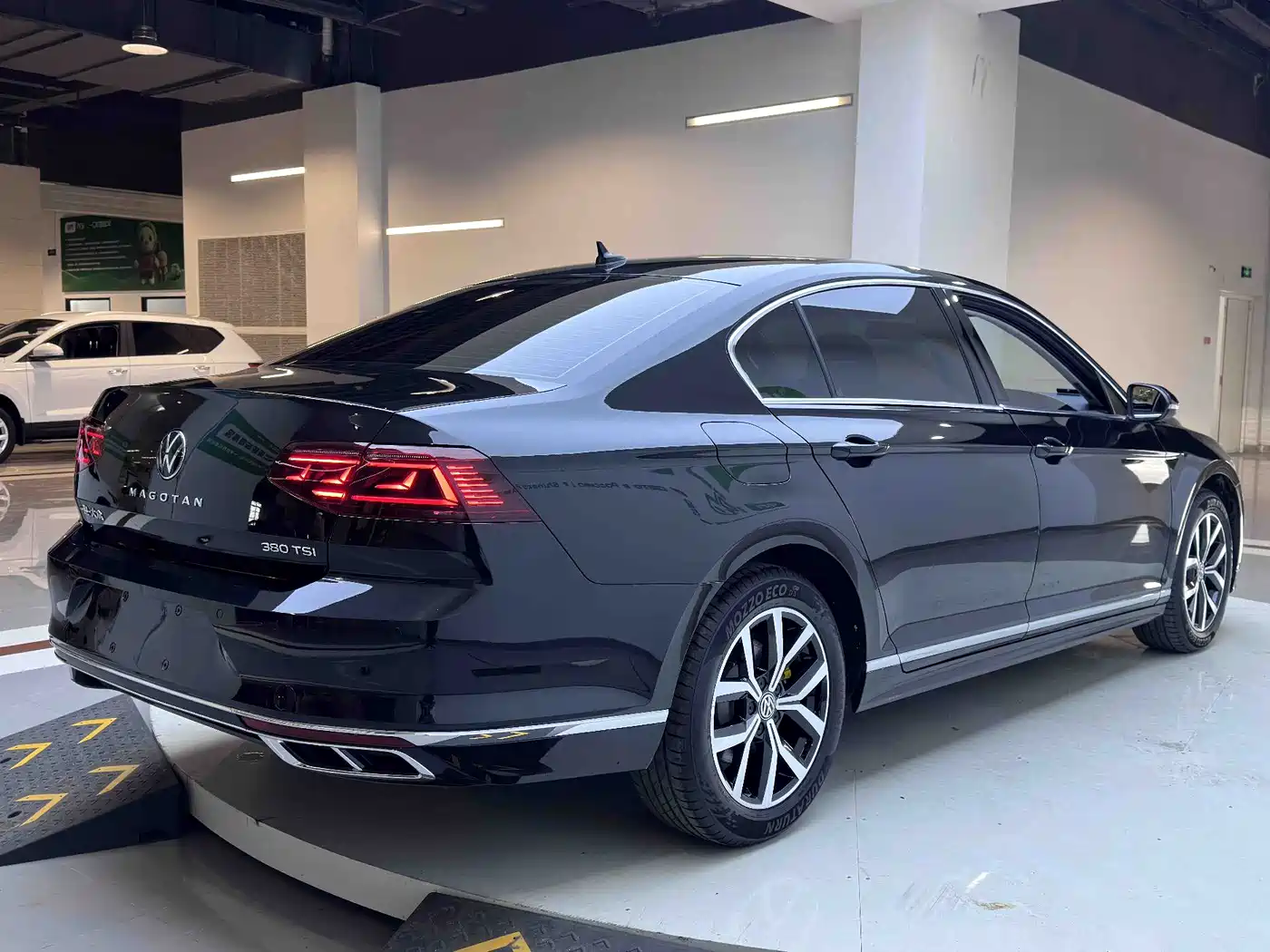 Volkswagen Magotan 2023 2 Million Units Commemorative Edition 280TSI DSG Comfort фото 6
