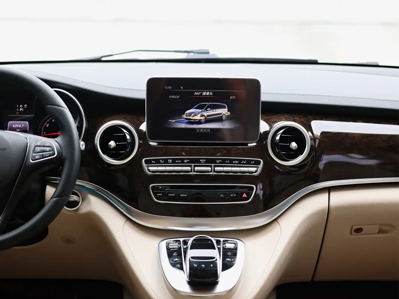 Фото 21 - Mercedes-Benz V-Class