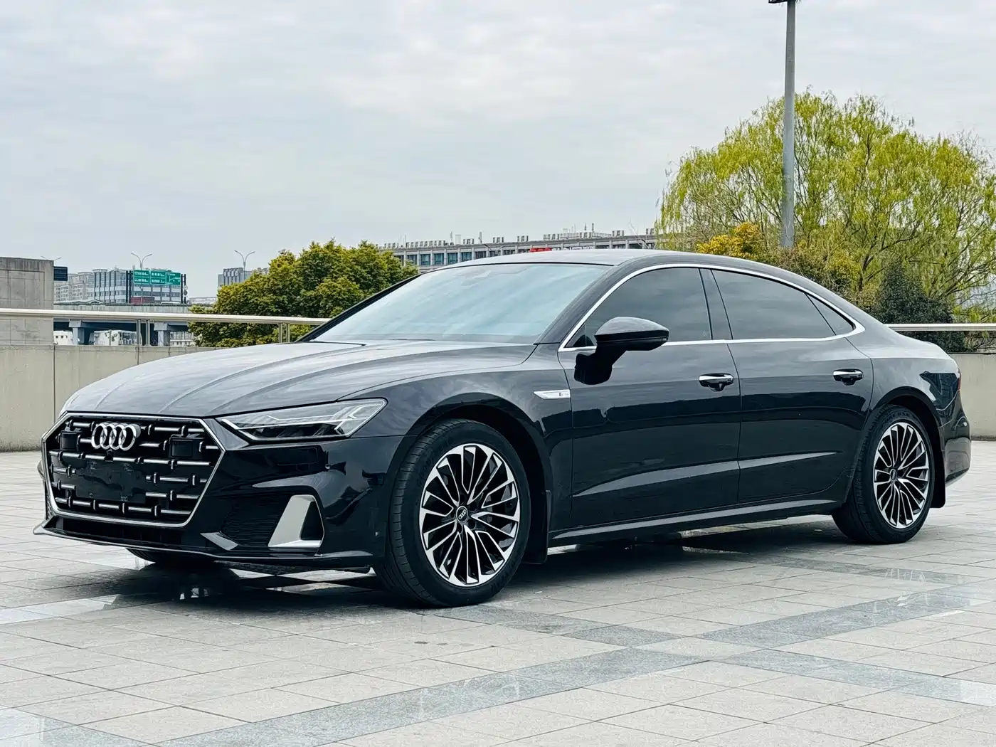 Audi A7L 2022 45 TFSI S-line Youth Dream Edition