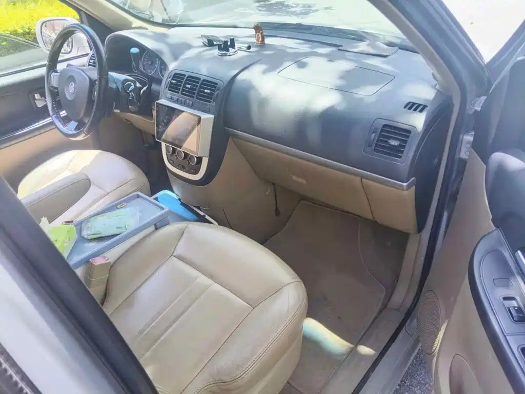 Photo 13 - Buick GL8